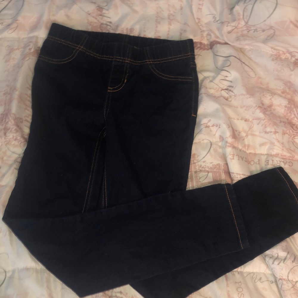 Navy blue jagging‘s.